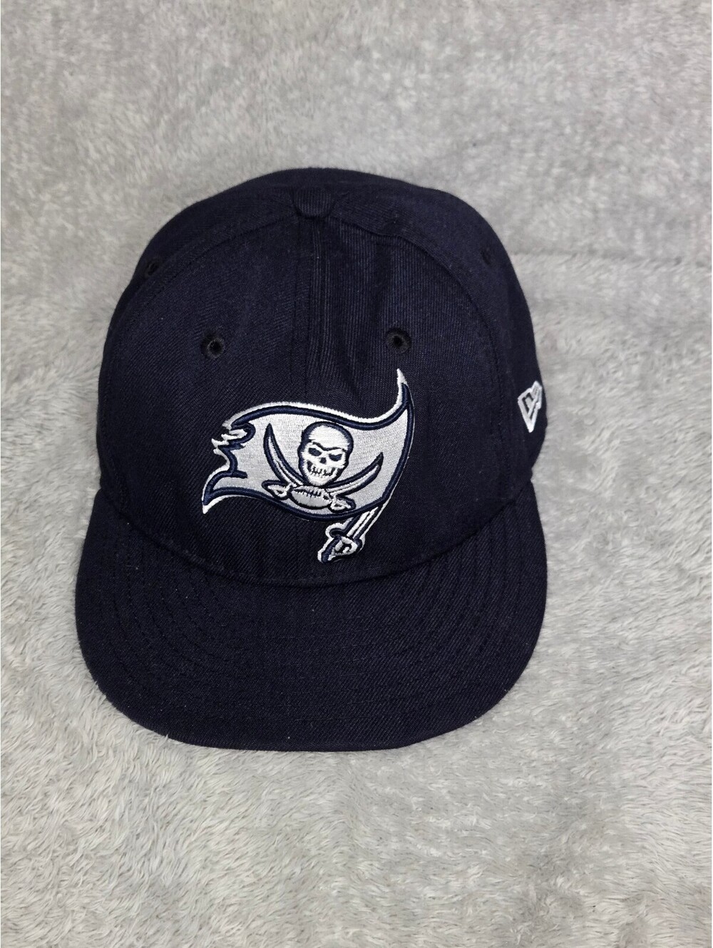 New Era 59FIFTY Tampa Bay Buccaneers Fitted Hat Cap Navy NFL Size 7 1/4 Football